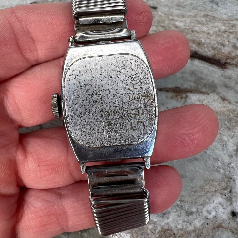 Vintage Mickey Mouse Wristwatch Silver Tone Ingersoll Circa 1940’s Does not Run - Picture 7 of 10